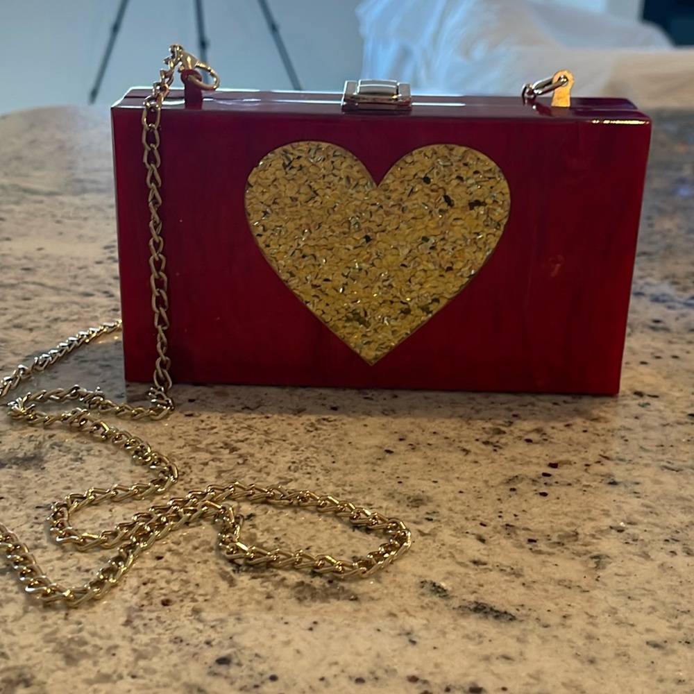 Red heart purse